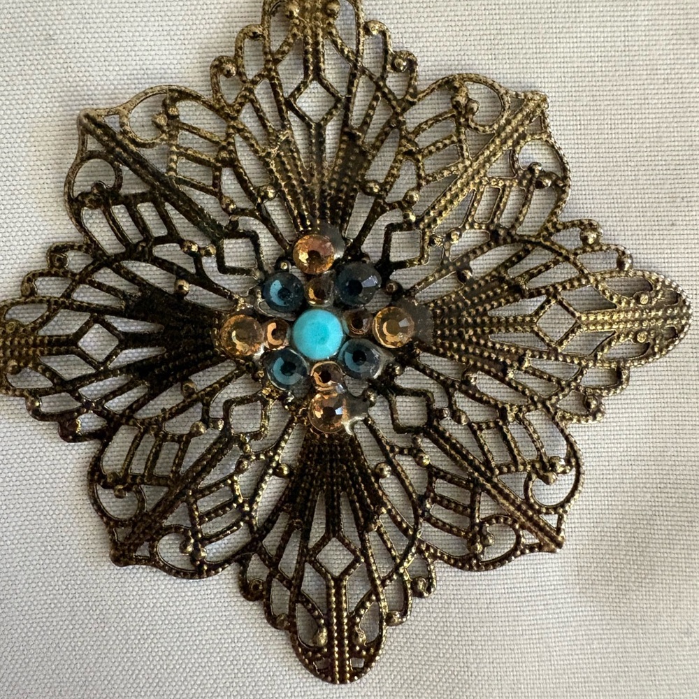 Metal Filigree Flower Rhinestone Earrings - Picture 2 of 6